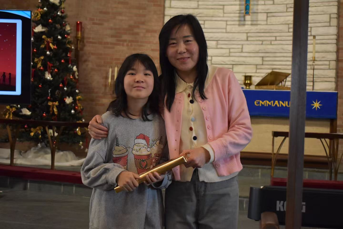 田野的鸟瞰图。一条道路穿过右上角。